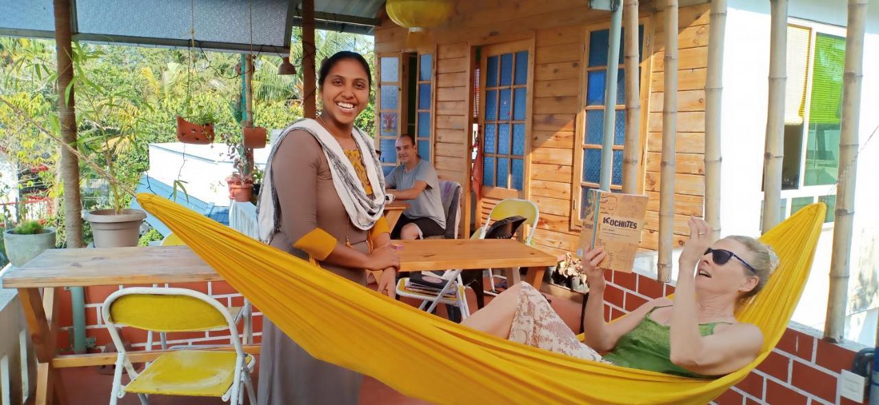 Niya Nest Homestay Kochi Luaran gambar